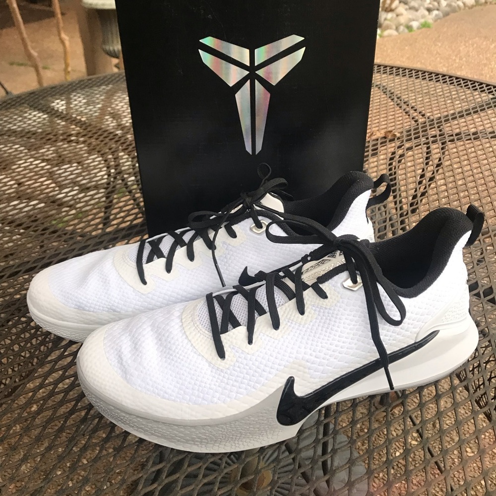 NIKE KOBE MAMBA FOCUS -White/Wolf grey 13 NEW